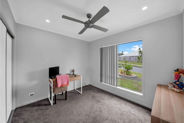 For Lease: Modern Family Home in the Heart of Holmview! - Photo 1