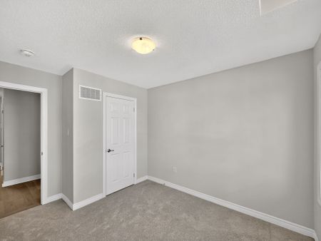 For Lease - 100 Grassbank Road, Brampton, Ontario - Photo 4