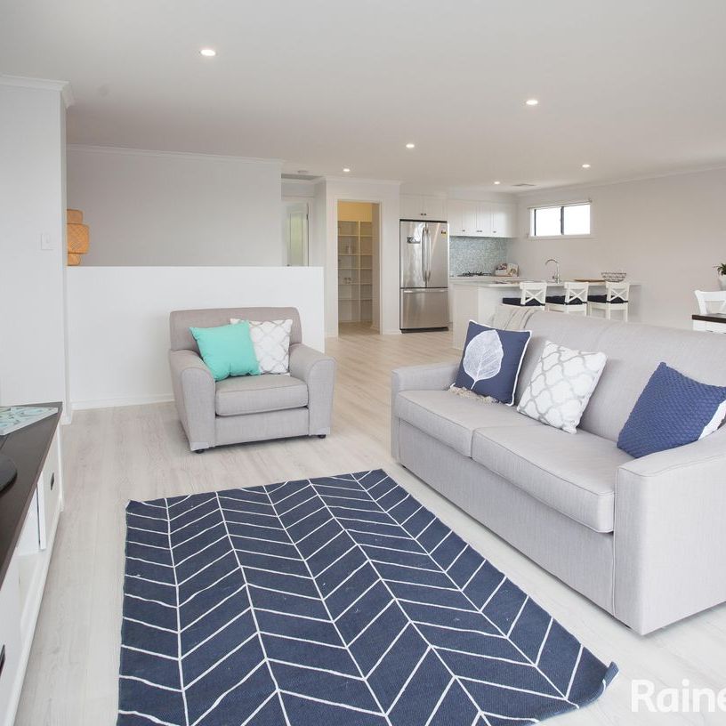 Quality Living in Spacious Family Home on Hindmarsh Road - Photo 1