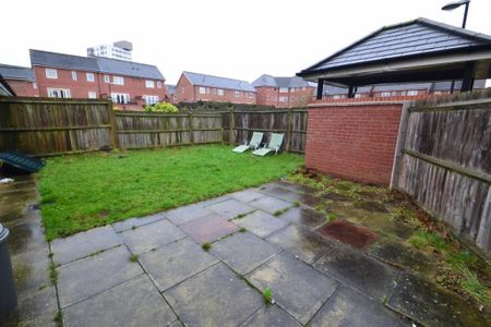 4 bedroom terraced house to rent - Photo 3