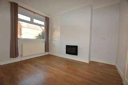 2 bedroom terraced house to rent - Photo 4