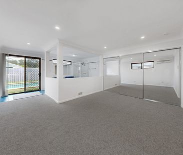 3 BEDROOM FAMILY HOME IN PALM BEACH AVAILABLE FOR IMMEDIATE MOVE IN... - Photo 2