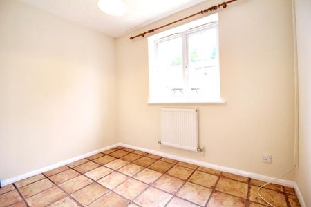 4 bedroom detached bungalow to rent - Photo 5