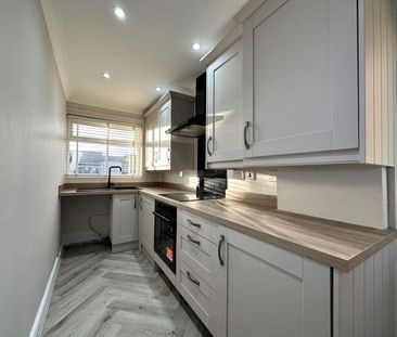 2 bedroom semi-detached bungalow to rent - Photo 4