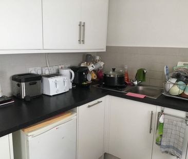 Room in a Shared House, Bovill Road, SE23 - Photo 3