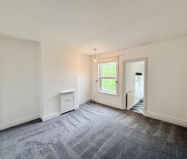 2 bedroom end of terrace house to rent - Photo 5