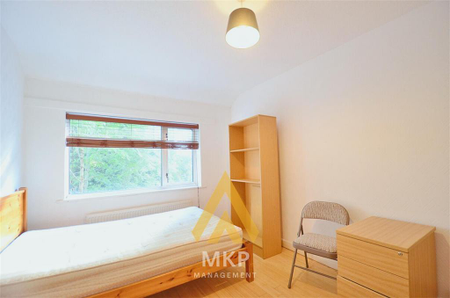 4 bedroom terraced house to rent - Photo 2