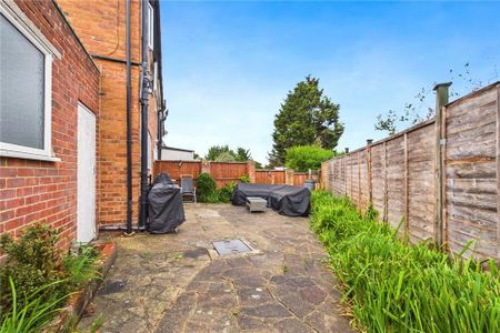3 bedroom semi-detached house to rent - Photo 5