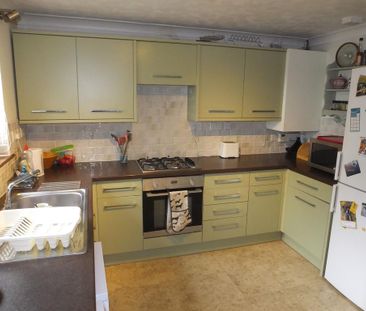 2 bedroom semi-detached house to rent - Photo 2