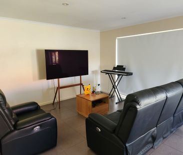 Elizabeth Park - Photo 1