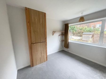 3 bedroom semi-detached house to rent - Photo 5