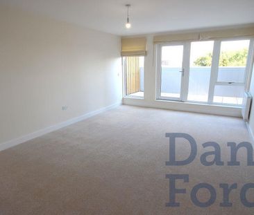 3 bedroom apartment to rent - Photo 4