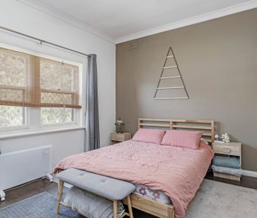 Charming 1950's Home Close to the City and the Beach! - Photo 6