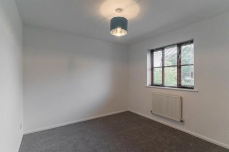 Thorley Park, Bishops Stortford, Herts - Photo 5