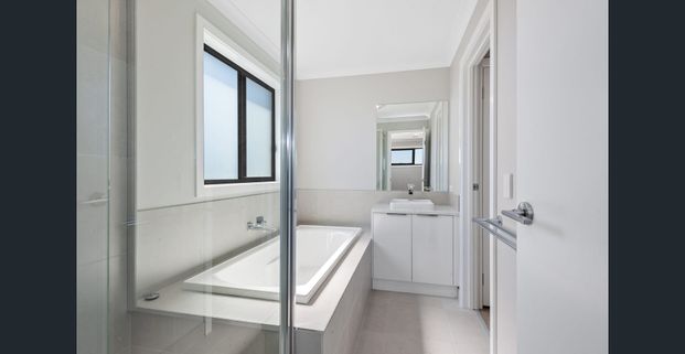 TWO BEDROOM TOWNHOUSE IN MOUNT PLEASANT - Photo 1