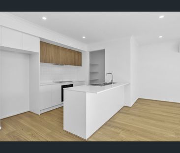 Brand New 4 bedroom home - Photo 6