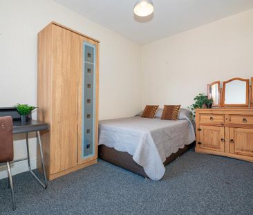 5 bedroom end of terrace house to rent - Photo 5