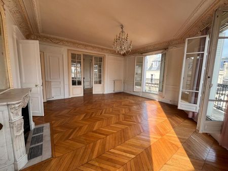 location Appartement A DE 246m² À PARIS - Photo 2