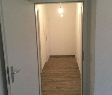 Wir machen es Ihnen bequem! Bezugsfertige renovierte 3-Zimmer-Wohnung - Foto 1
