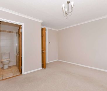 An immaculately presented two double bedroom duplex apartment situa... - Photo 5