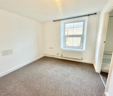 2 bedroom end of terrace house to rent - Photo 4
