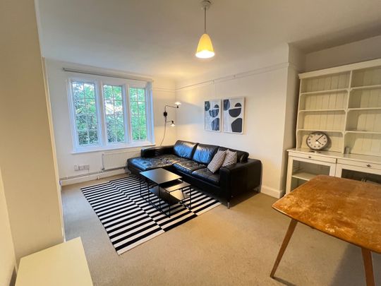 2 Bed Flat, Hillsborough Court, NW6 - Photo 1