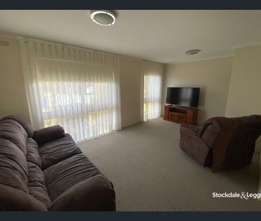 3 BEDROOM HOME - CLOSE WALK TO GV HEALTH & SHEPPARTON PRIVATE HOSPITAL - Photo 1