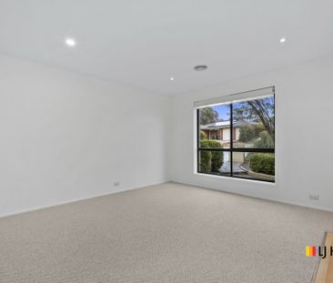 Three bedroom ensuite home in great location - Photo 4