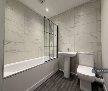 4 bedroom terraced house to rent - Photo 5