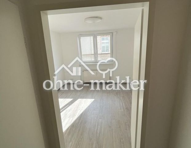 Stilvolle und moderne 1-Zimmer-Wohnung mit EBK in Zentrumslage - Photo 1