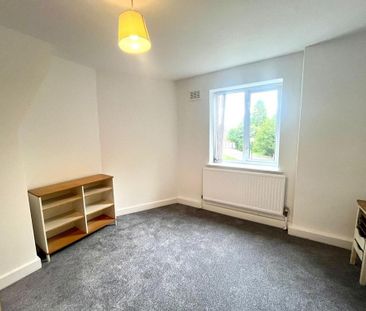 3 bedroom apartment to rent - Photo 4