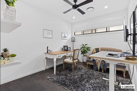 Spacious & Modern 4-Bedroom Townhouse in Taringa with Ducted Air Conditioning! - Photo 4