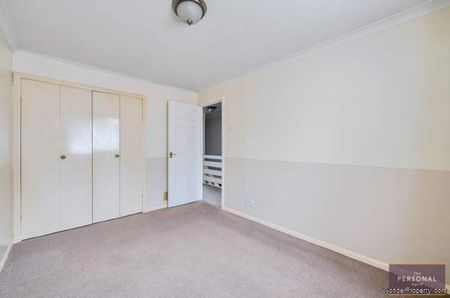 3 bedroom property to rent in Tadworth - Photo 5