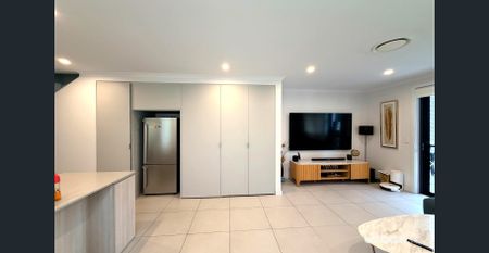 3 Bedroom home across from reserve | Solar included - Photo 2