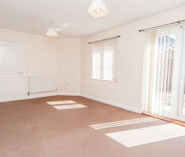 Conifer Close, Mildenhall, Ip28 - Photo 2