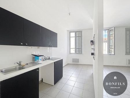 A LOUER AVIGNON INTRA-MUROS ( 84000 ) : Studio - 1 pièce - 34.92m² - non meublé, - Photo 5