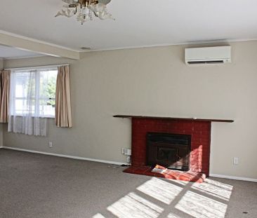 3-Bedroom Home for Rent – Pakuranga - Photo 1