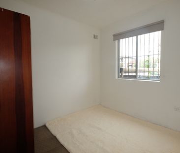 One Bedroom Apartment With Parking - Walking Distance to UNSW - Photo 5