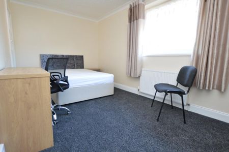 5 bedroom terraced house to rent - Photo 2