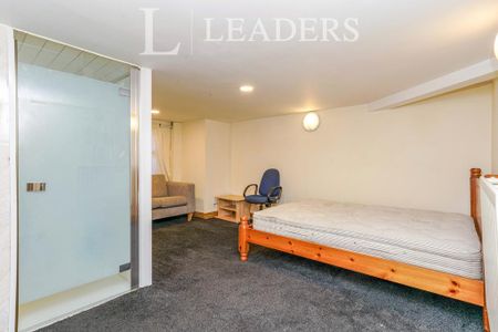 1 bedroom in a house share to rent - Photo 5