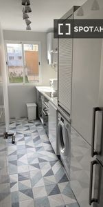 madrid, Community of Madrid 28019 - Photo 3