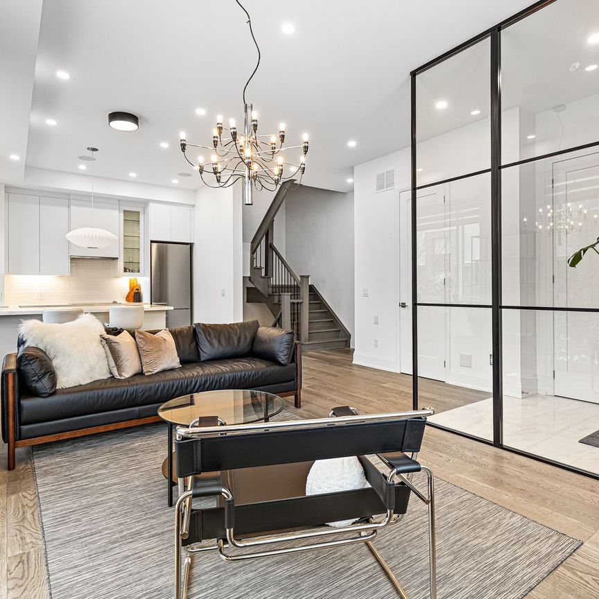 For Lease - Unit 1 - 18 Greenbriar Road, Toronto, Ontario - Photo 1