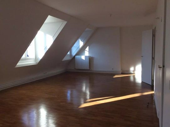 location Appartement T5 DE 129.3m² À PARIS - Photo 1