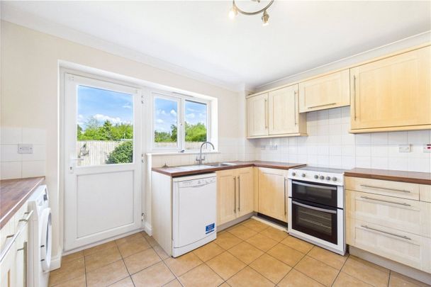 Mitchell Close, Pamber Heath, Tadley, Hampshire, RG26 - Photo 1