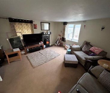 2 Bedroom Apartment To Let - Photo 2