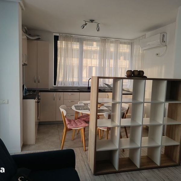 Închiriez apartament cu 2 camere - Photo 1