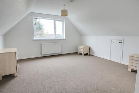 3 bedroom end of terrace house to rent - Photo 3