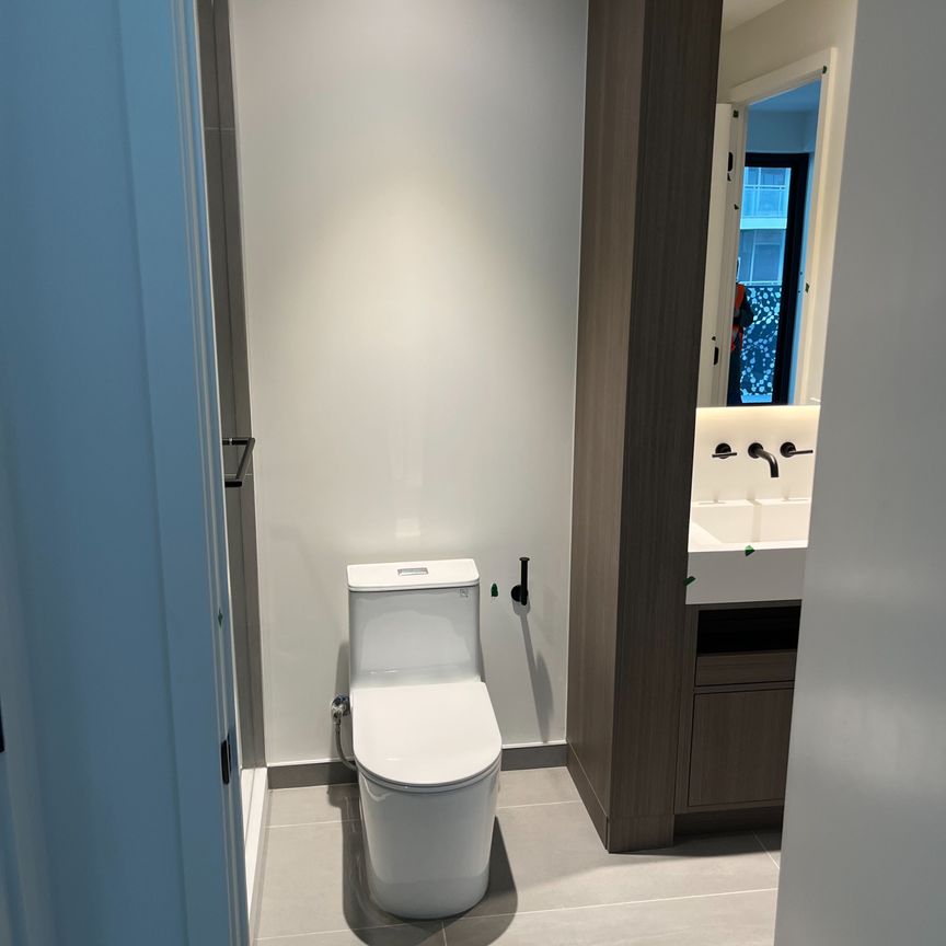 For Lease - 55 Charles Street Unit# 2509, Toronto, Ontario - Photo 1