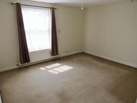 2 bedroom Terraced House To Let - Photo 4
