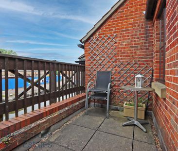 2 bedroom terraced house to rent - Photo 5